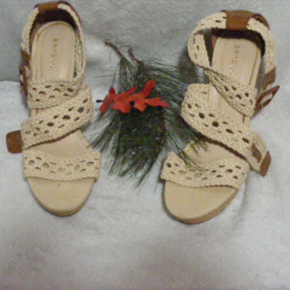 Bamboo Sandals Tan Size 10 EUC